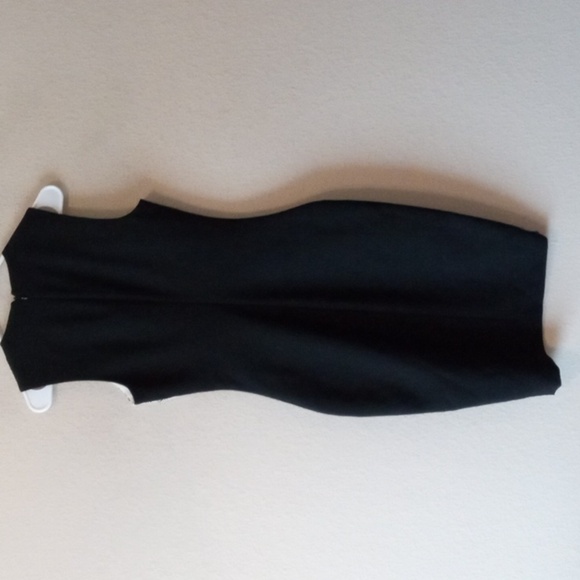 Elizabeth And James Dress - Picture 5 of 7